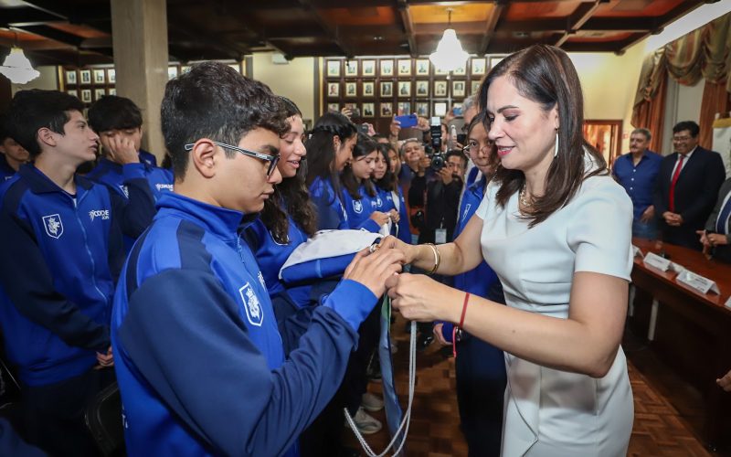 Abanderan a deportistas leones que participarán en “The International Children’s Games”