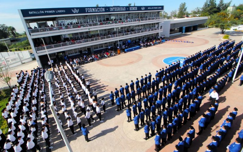 Reconocen a estudiantes del Bachillerato Bivalente Militarizado en Irapuato