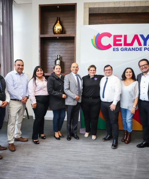 presentan guías digitales turísticas y requisitos para establecer un restaurante o bar en Celaya