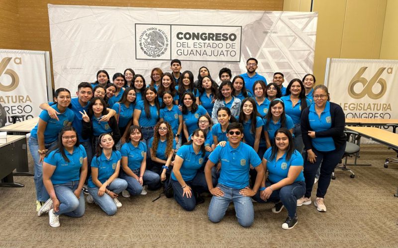 Estudiantes de la Universidad de Guanajuato concientizan sobre la diabetes