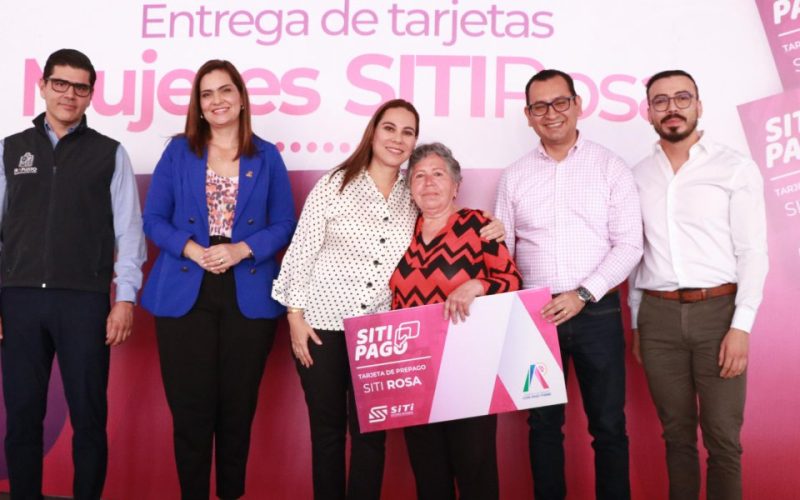 Entregan tarjeta SiTi Rosa a mujeres irapuatenses