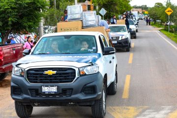 Entrega Gobernadora apoyos a familias de San Pedro de Ibarra en Ocampo