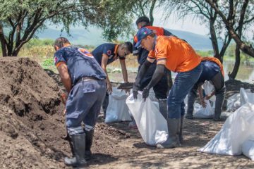 Autoridades municipales atienden afectación por lluvias en comunidad Tejamanil