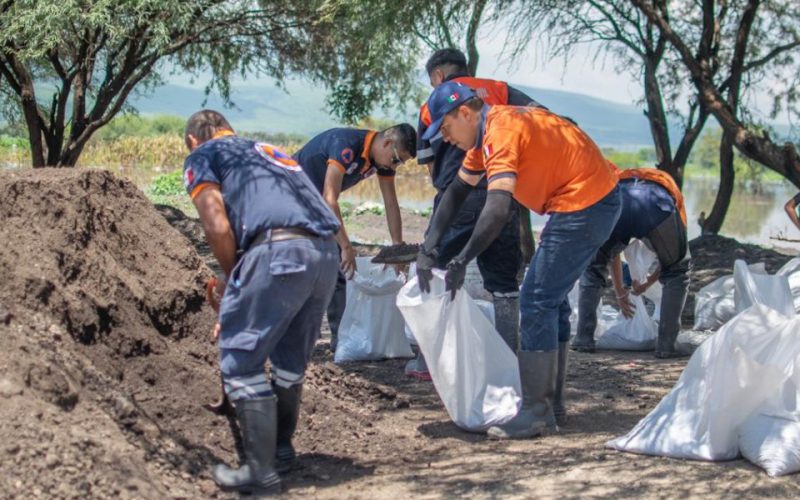 Autoridades municipales atienden afectación por lluvias en comunidad Tejamanil
