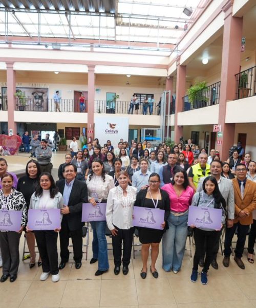 Apoyan con becas “Gisela Gaytán” a mujeres jefas de familia en Celaya
