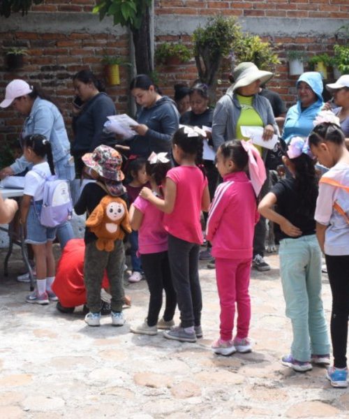 Llevan cursos de verano a comunidades de Irapuato