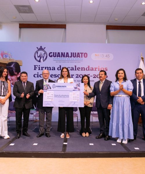 Firma Gobernadora Calendarios Escolares para el Ciclo Escolar 2025-2026