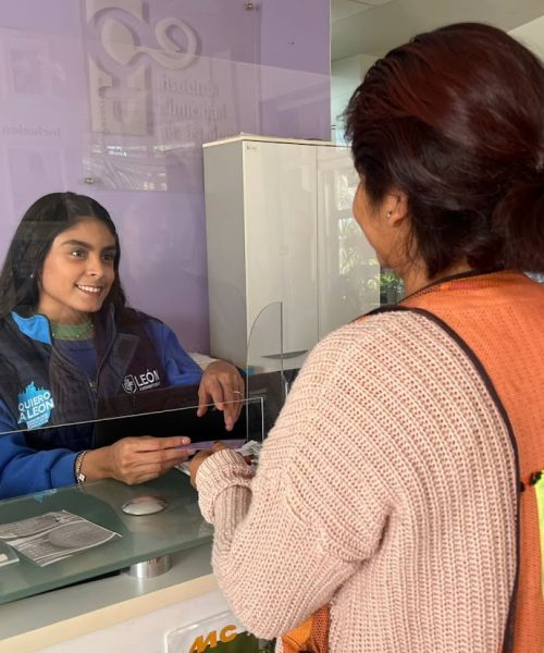 Promueve entornos más seguros e informados para adolescentes y juventudes leonesas