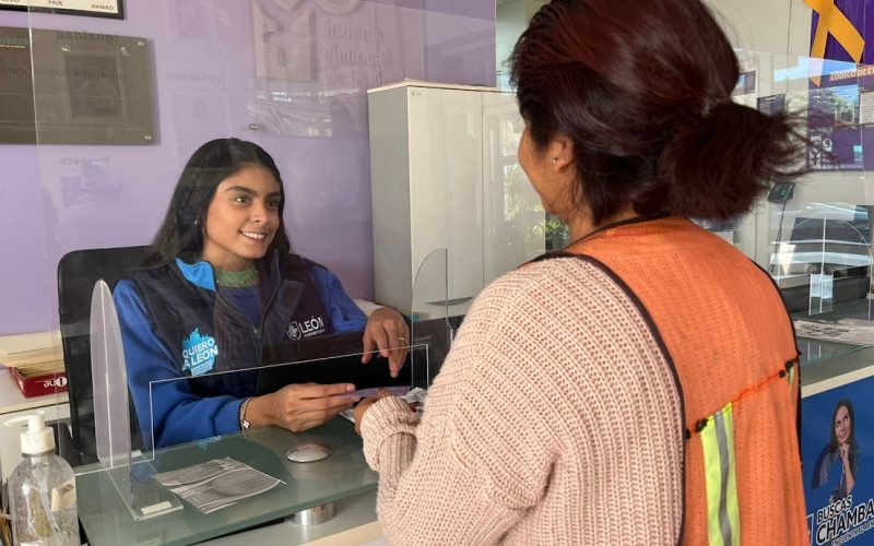 Promueve entornos más seguros e informados para adolescentes y juventudes leonesas