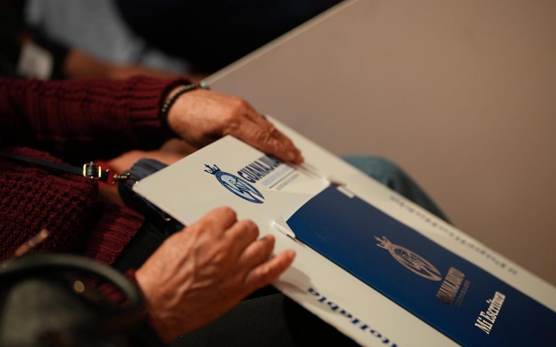 Entregan escrituras y dan certeza jurídica a familias leonesas