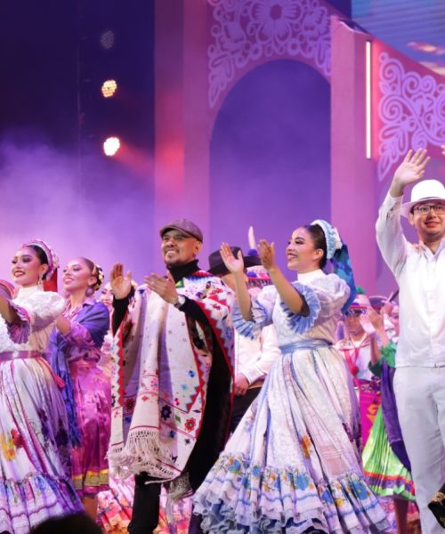 Ballet Folklórico de la UG cautiva al público en el FIC 53
