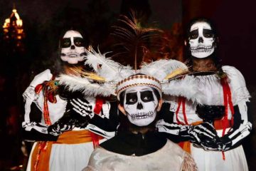 Inicia festival Reviviendo Tradiciones con encendido de altar monumental en Irapuato