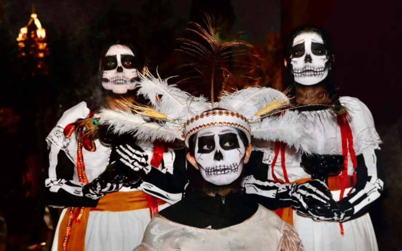 Inicia festival Reviviendo Tradiciones con encendido de altar monumental en Irapuato