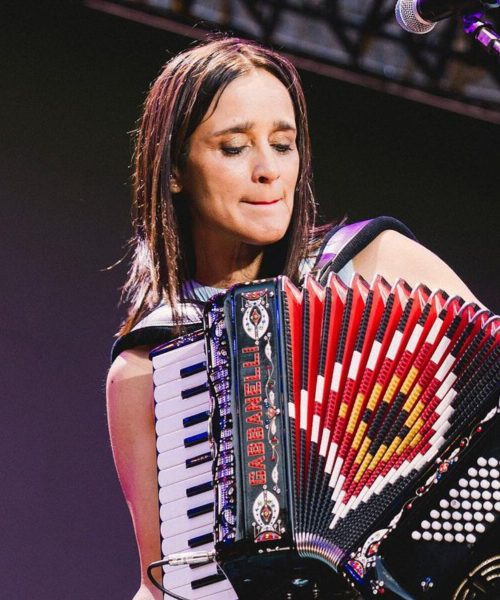 Danza, tradición y un concierto estelar de la Orquesta Sinfónica de la UG con Julieta Venegas en el FIC 53