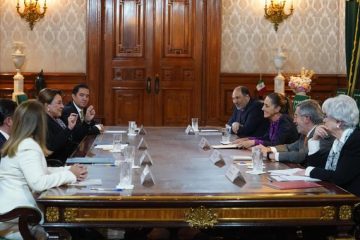 Se reúnen la presidenta de México y la presidenta de la República de Honduras en Palacio Nacional