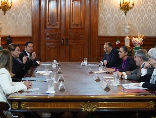 Se reúnen la presidenta de México y la presidenta de la República de Honduras en Palacio Nacional