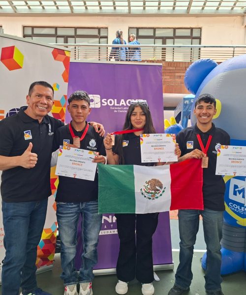 Estudiantes del Bachillerato SABES obtienen medalla de bronce en INFOMATRIX Sudamérica 2025