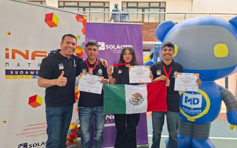 Estudiantes del Bachillerato SABES obtienen medalla de bronce en INFOMATRIX Sudamérica 2025