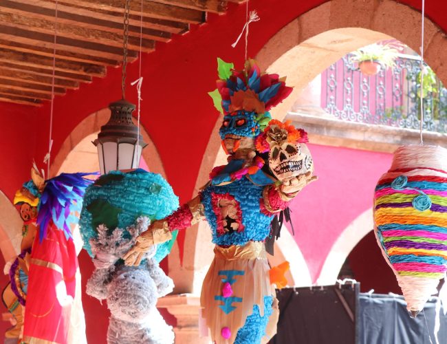 Invitan a participar en Concurso Anual de Piñatas en León