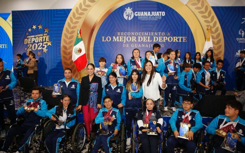 Gobernadora reconoce a deportistas guanajuatenses  
