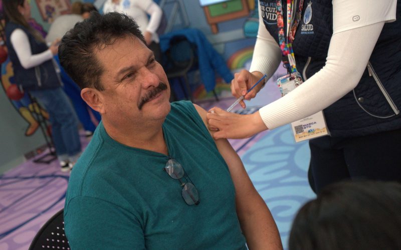 Personas mayores a 50 años no requieren vacunarse contra el sarampión