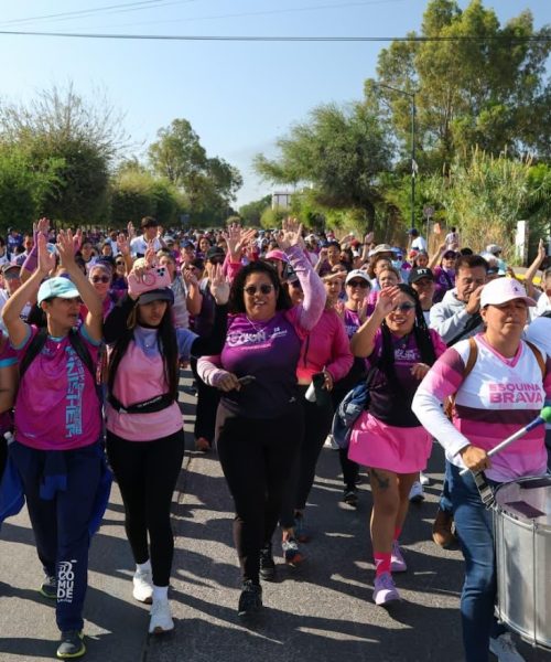 Conmemoran el Día Internacional de la Mujer con caminata recreativa en León