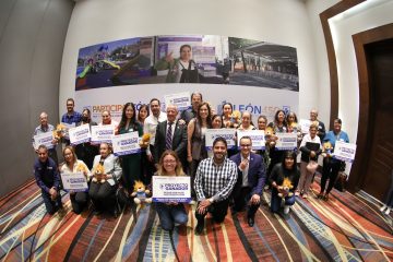 Reconocen a ciudadanos leoneses comprometidos y hacen realidad sus proyectos