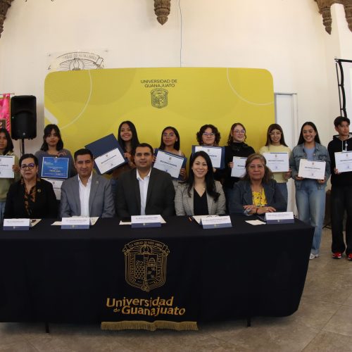 Premian a estudiantes en el 9º Concurso de Diseño de Cartel de Cultura del Agua, “Agua y Género”