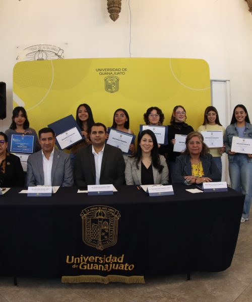 Premian a estudiantes en el 9º Concurso de Diseño de Cartel de Cultura del Agua, “Agua y Género”