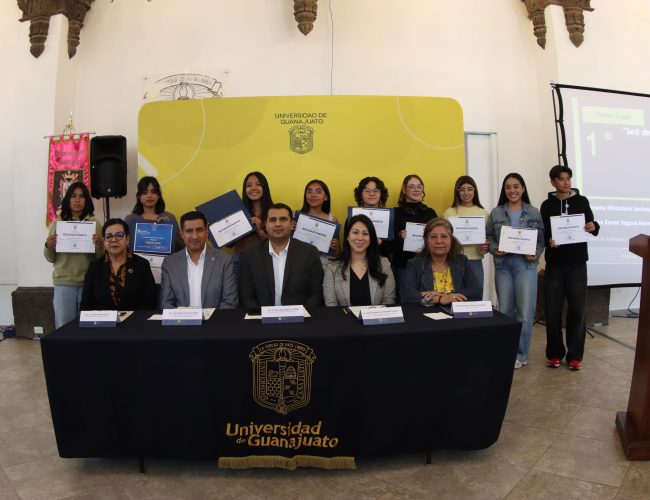 Premian a estudiantes en el 9º Concurso de Diseño de Cartel de Cultura del Agua, “Agua y Género”