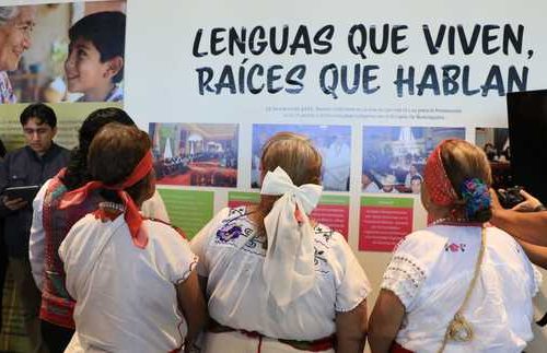 Conmemoran el Día Internacional de la Lengua Materna con exposición en el Congreso