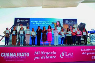 Gobernadora entrega apoyos a emprendedoras con “Mi Negocio Pa’Delante”