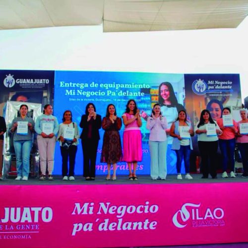Gobernadora entrega apoyos a emprendedoras con “Mi Negocio Pa’Delante”