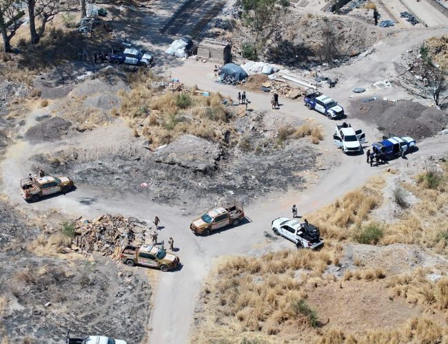 Autoridades estatales y federales encuentran toma clandestina y aseguran 25 mil litros de hidrocarburo en Cortazar