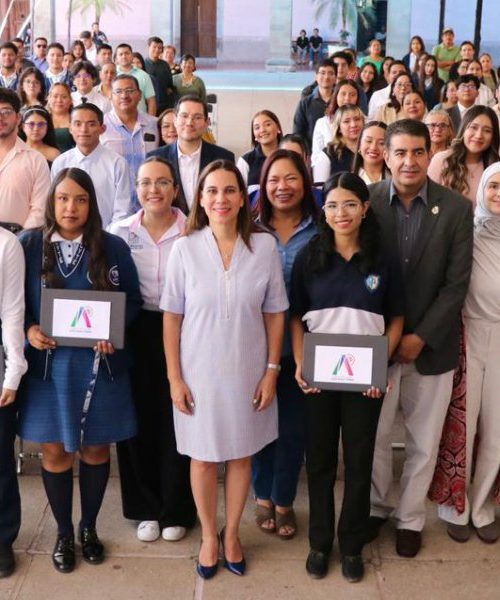 Entregan equipos tecnológicos e impulsan el talento juventudes en Irapuato