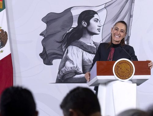 Claudia Sheinbaum anuncia decreto para trabajar a distancia y suspender clases en CDMX por inauguración de la fiesta futbolera