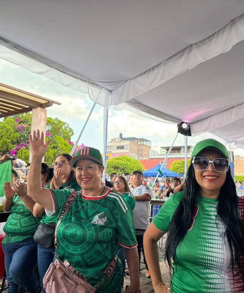 Gritan goool familias guanajuatenses en Fiesta México por el evento más grande del futbol y la victoria de la selección 2-0 ante Sudáfrica