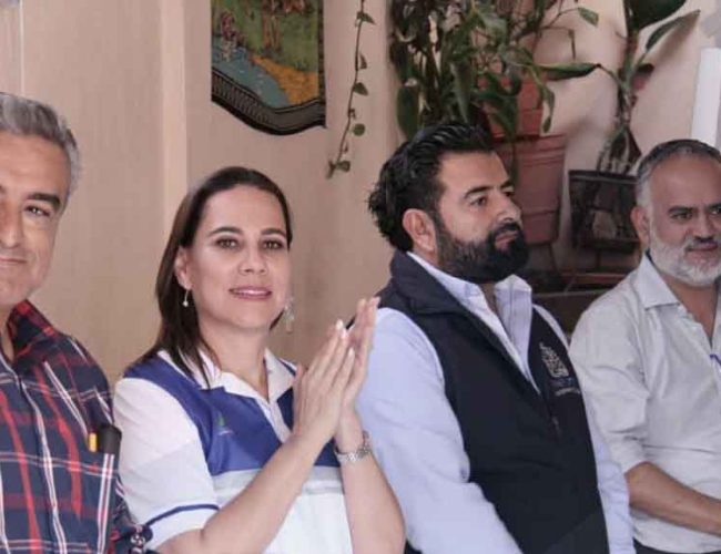 Refuerzan trabajos de modernización vial y servicios en las Trojes