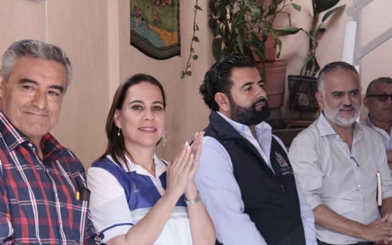 Refuerzan trabajos de modernización vial y servicios en las Trojes