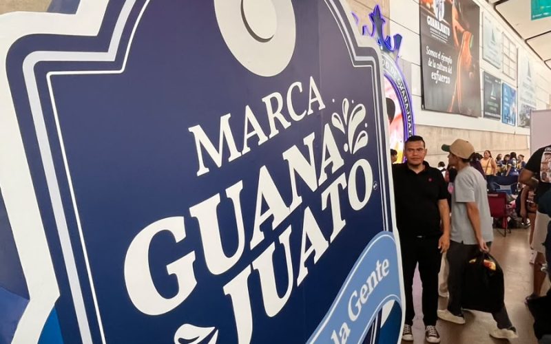 Cuatrocientas cincuenta marcas, cuatrocientas cincuenta historias
