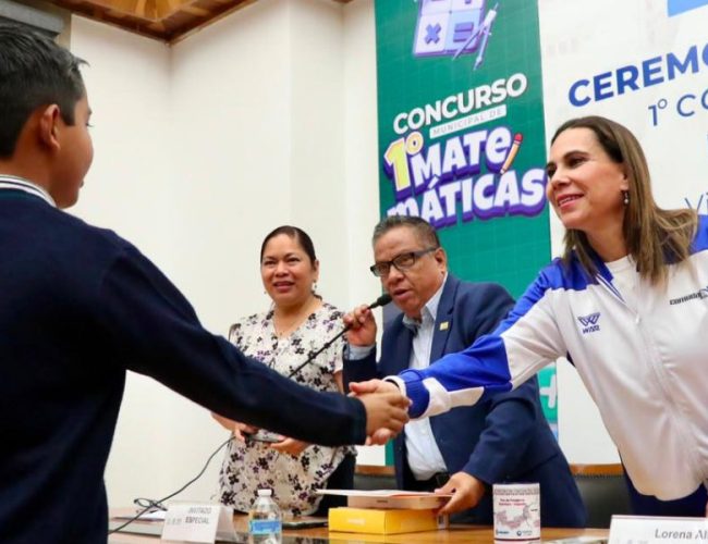 Reconocen a estudiantes irapuatenses en el primer concurso municipal de matemáticas