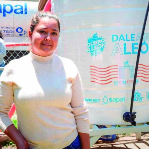 Municipio de León acerca soluciones de agua a familias de Noria de Septién