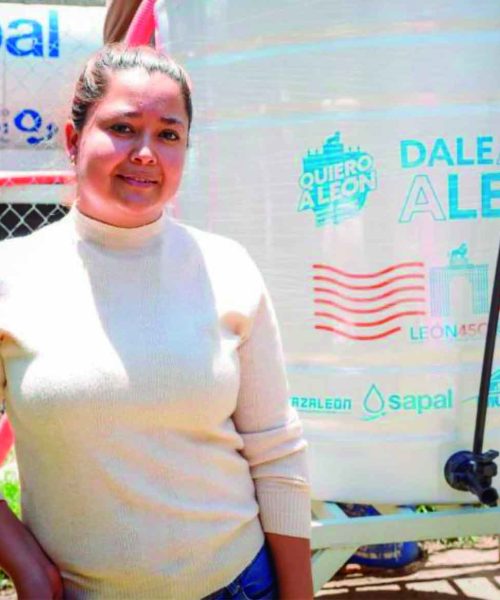 Municipio de León acerca soluciones de agua a familias de Noria de Septién