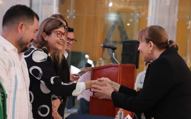 Reconoce UG la trayectoria de personal jubilado y agradece su legado