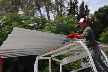 Fortalecen atención a comunidades salmantinas con entrega de apoyos para vivienda