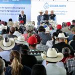 Entregan seguros agropecuarios a productores irapuatenses