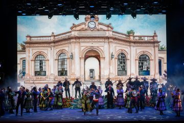 El colorido del Norte de México se vivió con el Ballet Folklórico de la UG