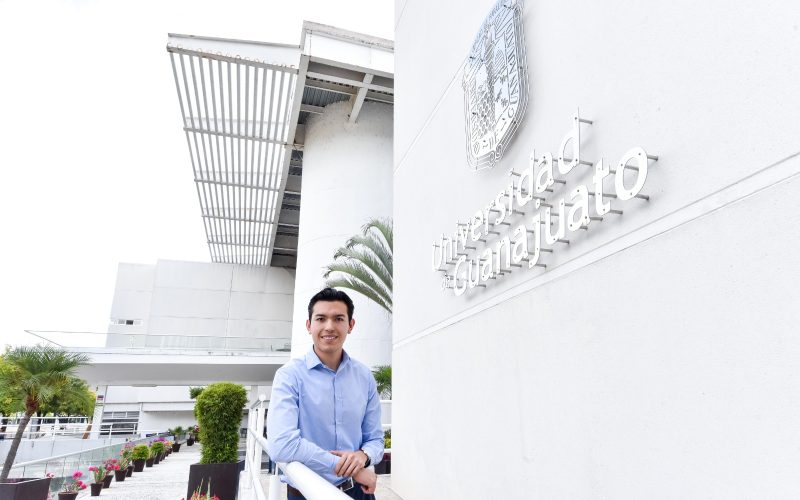 Estudiante UG presenta investigación sobre salud mental y riesgo cardiovascular en el Congreso Europeo de Cardiología 2026 en Alemania